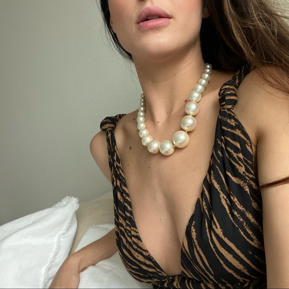 Large pearl necklace